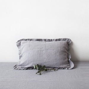 Linen cushion with ruffles - light gray 40 x 60 cm